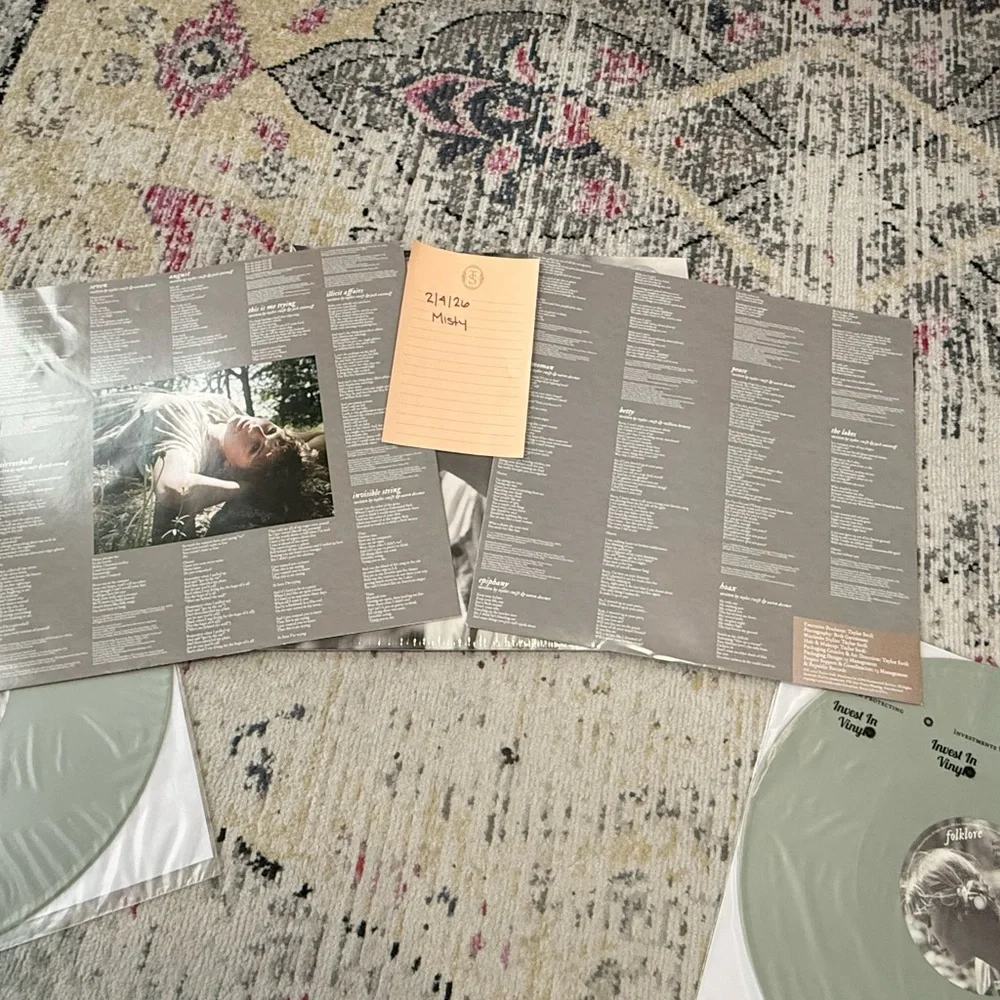 Taylor Swift Folklore Vinyl - Picture 4 of 9